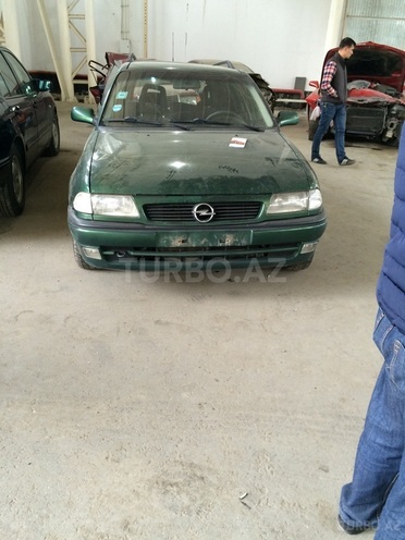 Opel Astra 1997, 325,000 km - 1.6 л - Bakı