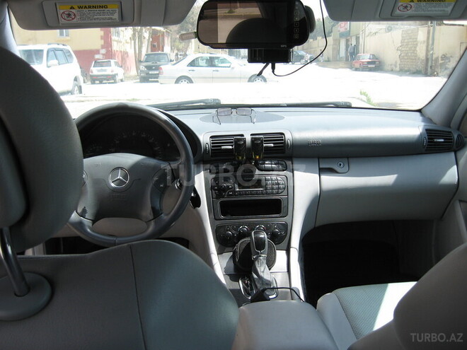Mercedes C 230 2003, 318,000 km - 2.0 l - Bakı