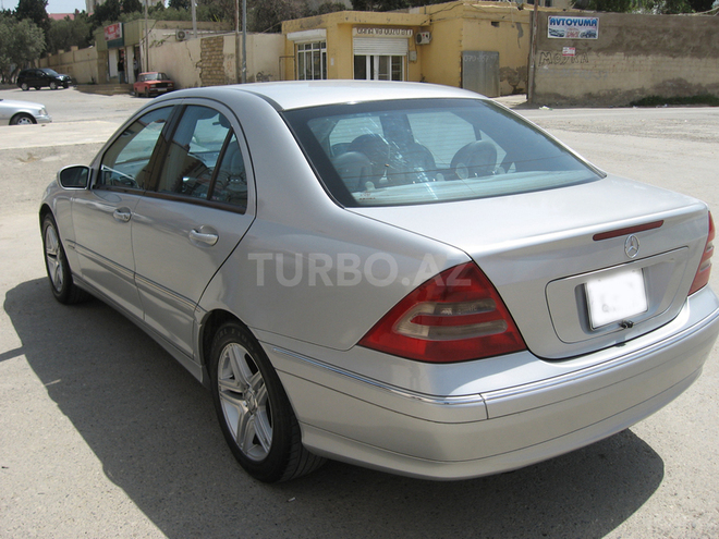 Mercedes C 230 2003, 318,000 km - 2.0 l - Bakı