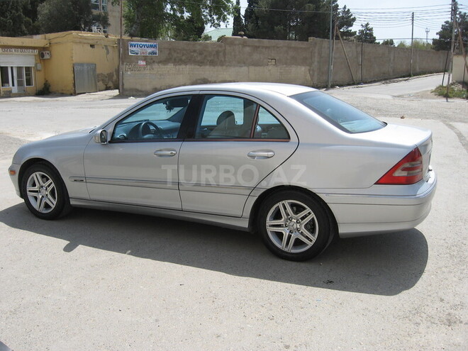Mercedes C 230 2003, 318,000 km - 2.0 l - Bakı