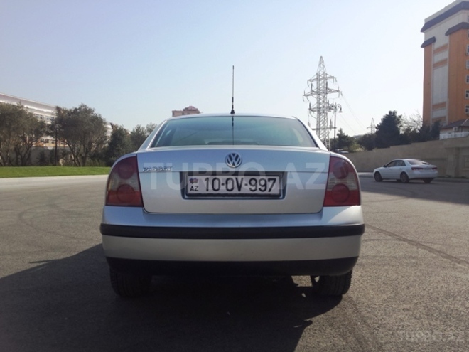 Volkswagen Passat 2011, 141,000 km - 1.8 l - Bakı