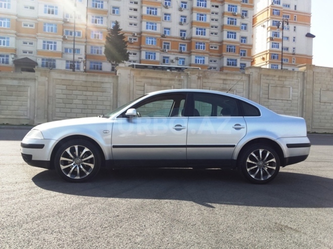 Volkswagen Passat 2011, 141,000 km - 1.8 l - Bakı