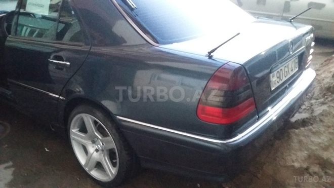 Mercedes C 220 1999, 235,000 km - 2.2 l - Bakı