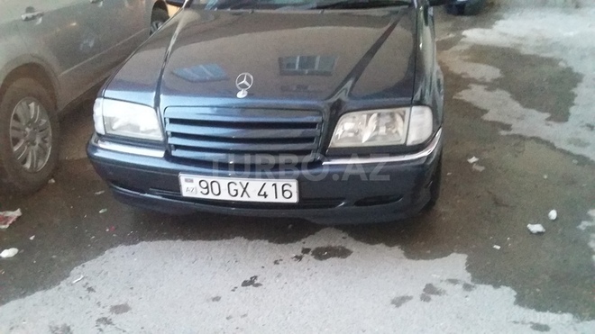 Mercedes C 220 1999, 235,000 km - 2.2 l - Bakı