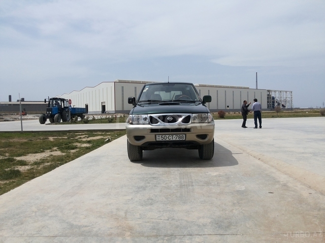 Nissan Terrano 2001, 228,000 km - 2.7 l - Bakı