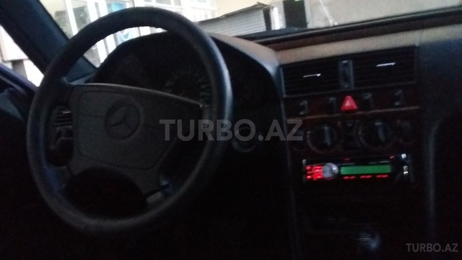 Mercedes C 220 1999, 235,000 km - 2.2 l - Bakı