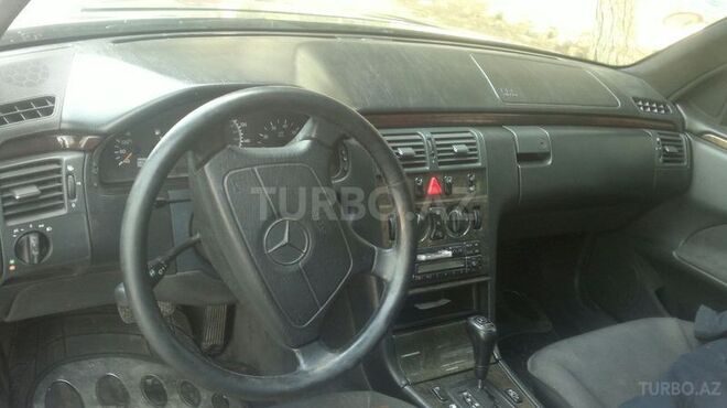 Mercedes E 320 1997, 280,000 km - 3.2 l - Bakı