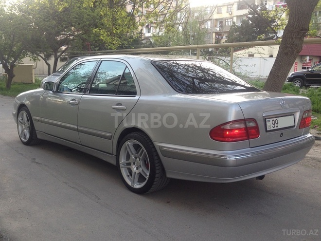 Mercedes E 280 2000, 159,000 km - 2.8 l - Bakı
