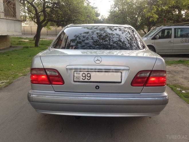 Mercedes E 280 2000, 159,000 km - 2.8 l - Bakı
