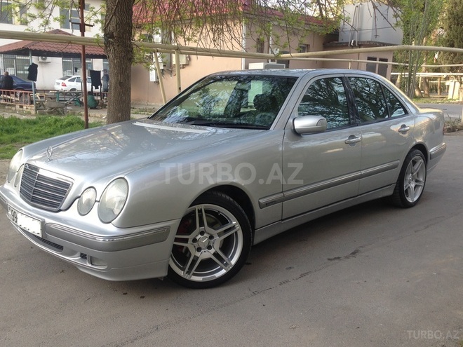 Mercedes E 280 2000, 159,000 km - 2.8 l - Bakı