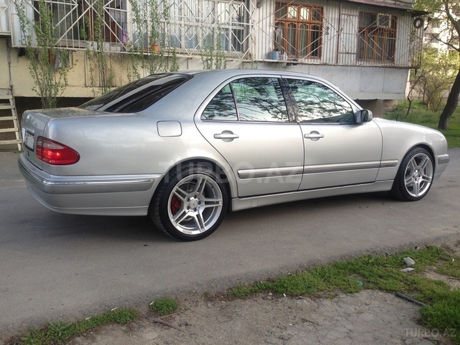Mercedes E 280 2000, 159,000 km - 2.8 l - Bakı