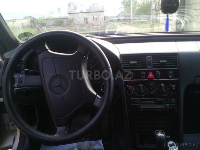 Mercedes C 180 1997, 260,000 km - 1.8 l - Bakı