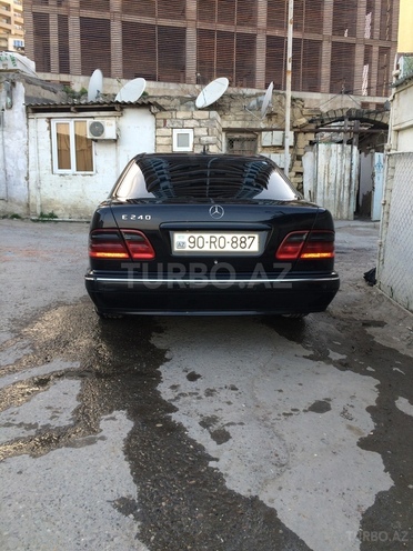 Mercedes E 240 2001, 220,000 km - 2.6 l - Bakı