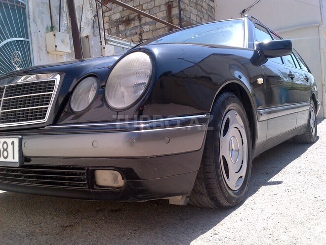 Mercedes E 230 1997, 167,800 km - 2.3 l - Bakı