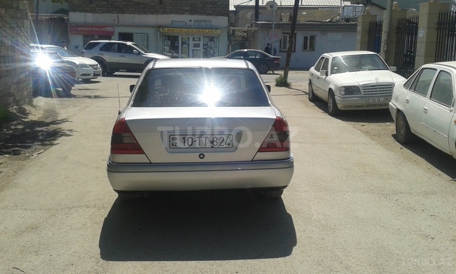 Mercedes C 220 1994, 256,000 km - 2.2 l - Bakı