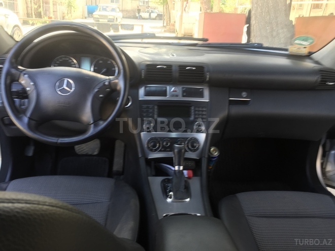 Mercedes C 220 2005, 179,076 km - 2.2 l - Bakı