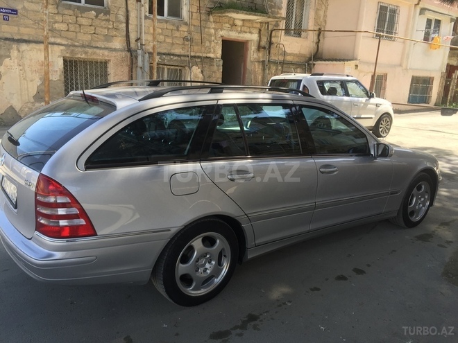 Mercedes C 220 2005, 179,076 km - 2.2 l - Bakı