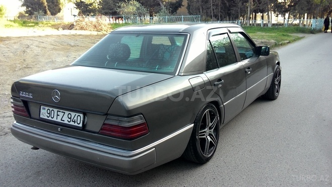 Mercedes E 220 1994, 317,197 km - 2.2 л - Bakı
