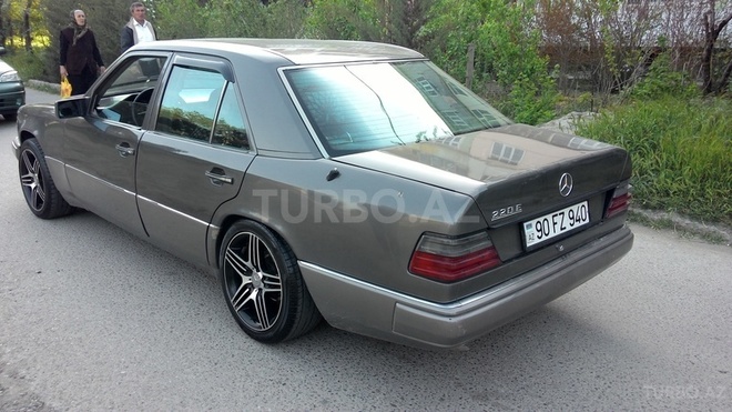 Mercedes E 220 1994, 317,197 km - 2.2 л - Bakı