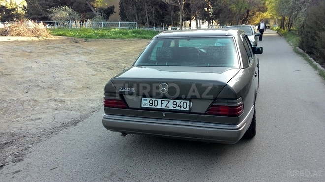 Mercedes E 220 1994, 317,197 km - 2.2 л - Bakı