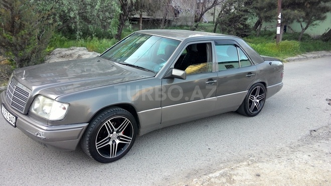 Mercedes E 220 1994, 317,197 km - 2.2 л - Bakı