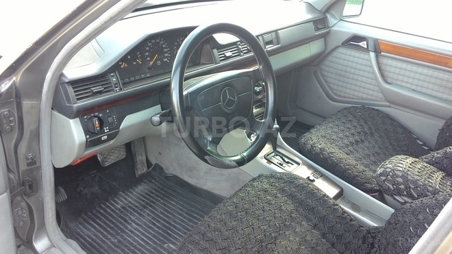 Mercedes E 220 1994, 317,197 km - 2.2 л - Bakı