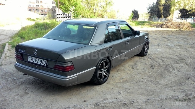 Mercedes E 220 1994, 317,197 km - 2.2 л - Bakı