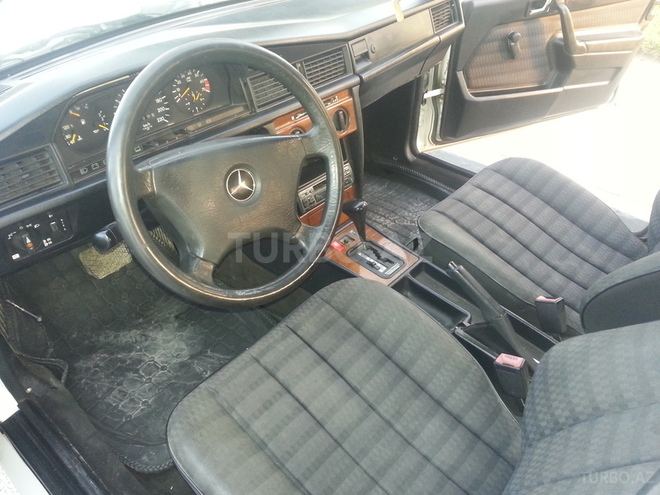Mercedes 190 1993, 303,161 km - 2.0 l - Bakı