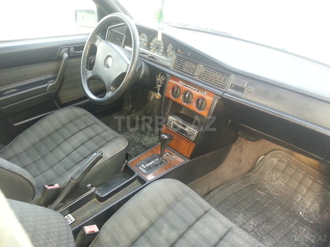Mercedes 190 1993, 303,161 km - 2.0 l - Bakı