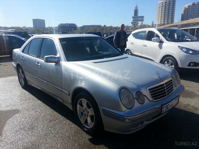 Mercedes E 270 2000, 250,000 km - 2.7 l - Bakı