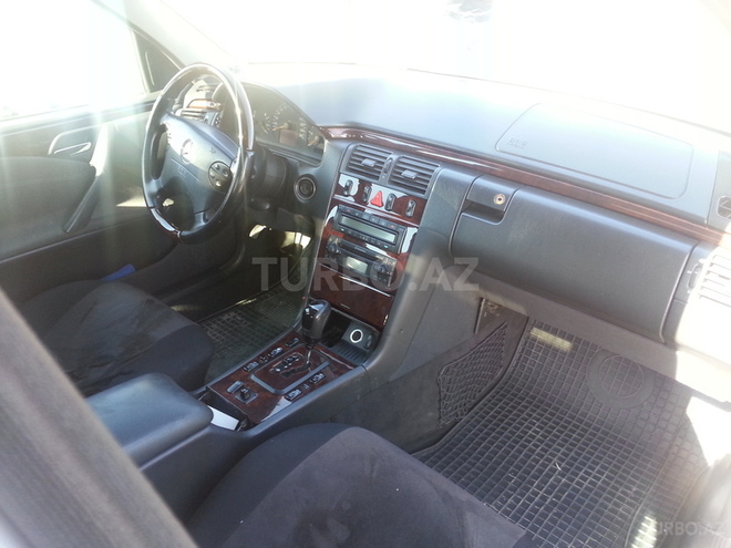 Mercedes E 270 2000, 250,000 km - 2.7 l - Bakı