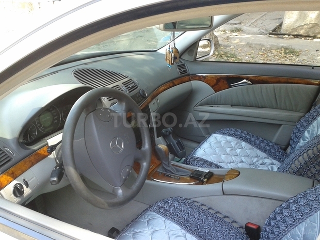 Mercedes E 270 2002, 290,218 km - 2.7 l - Bakı