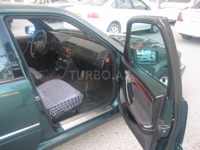 Mercedes C 220 1999, 295,000 km - 2.2 л - Bakı