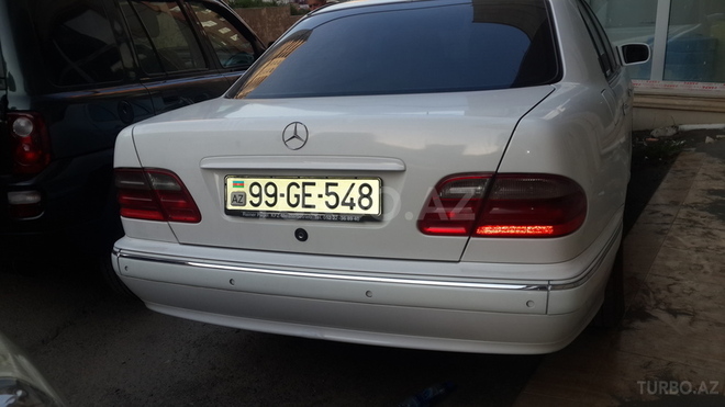 Mercedes E 220 1999, 260,000 km - 2.2 l - Bakı