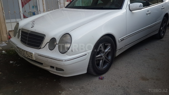 Mercedes E 220 1999, 260,000 km - 2.2 l - Bakı