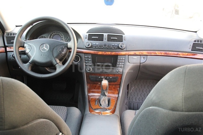 Mercedes E 240 2003, 179,350 km - 2.6 л - Bakı