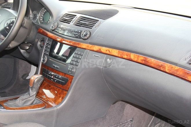 Mercedes E 240 2003, 179,350 km - 2.6 л - Bakı