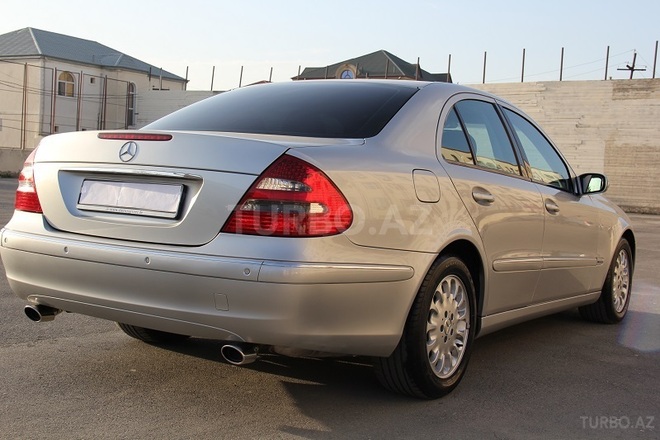 Mercedes E 240 2003, 179,350 km - 2.6 л - Bakı