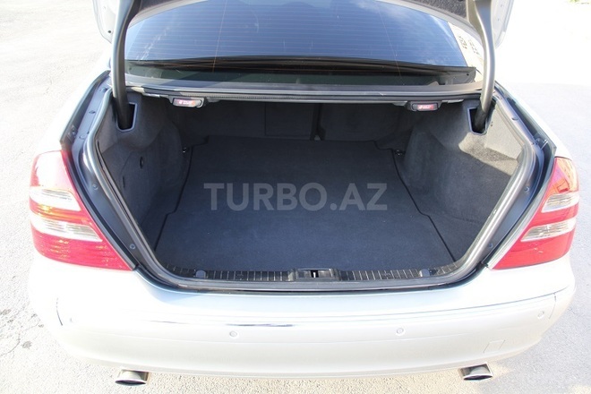 Mercedes E 240 2003, 179,350 km - 2.6 л - Bakı