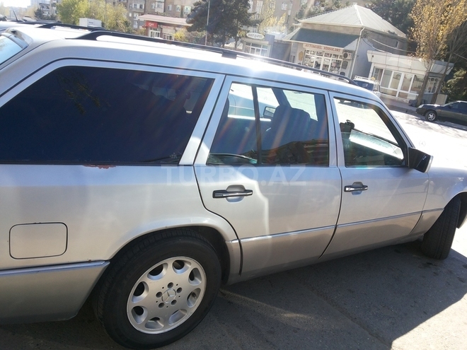 Mercedes E 280 1994, 267,500 km - 2.8 л - Bakı