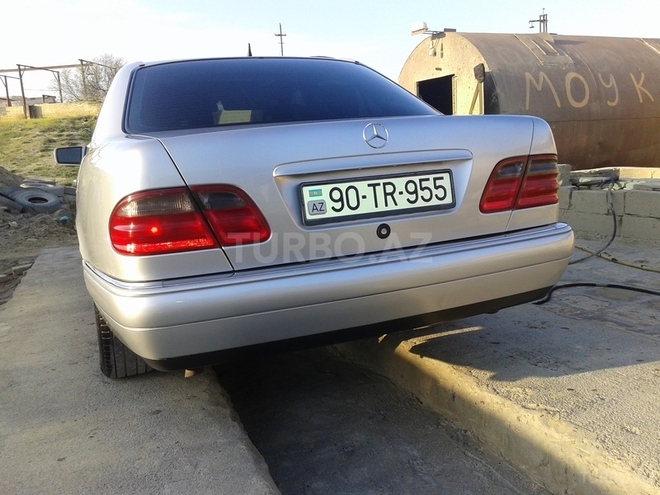 Mercedes E 230 1996, 320,000 km - 2.3 l - Bakı