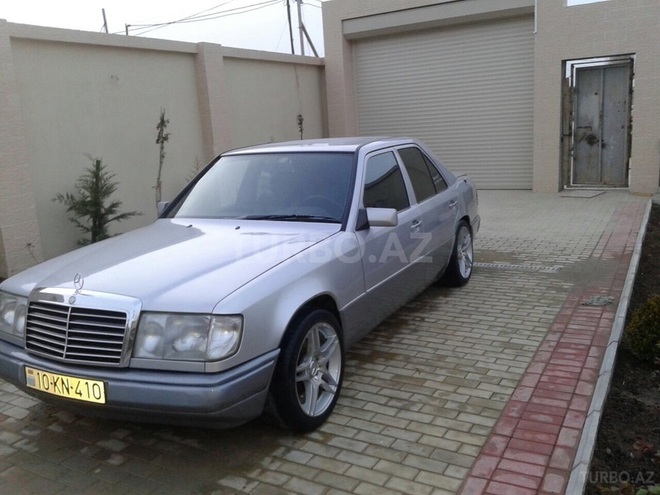 Mercedes E 260 1987, 200,000 km - 2.6 l - Bakı