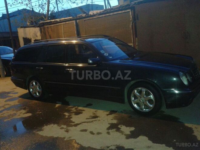 Mercedes E 260 2000, 235,000 km - 2.6 l - Bakı