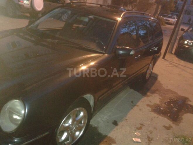 Mercedes E 260 2000, 235,000 km - 2.6 l - Bakı
