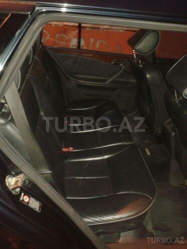 Mercedes E 260 2000, 235,000 km - 2.6 l - Bakı