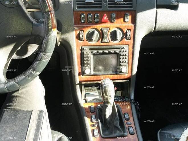 Mercedes E 260 2000, 235,000 km - 2.6 l - Bakı