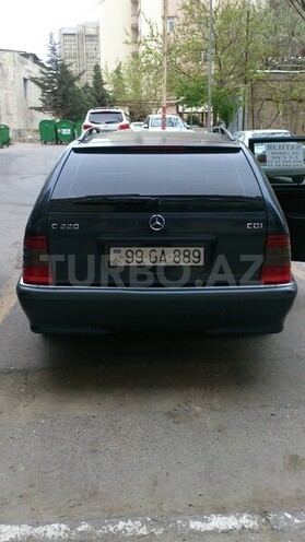 Mercedes C 220 2000, 240,000 km - 2.2 l - Bakı