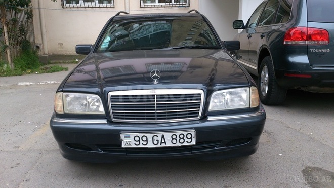Mercedes C 220 2000, 240,000 km - 2.2 l - Bakı