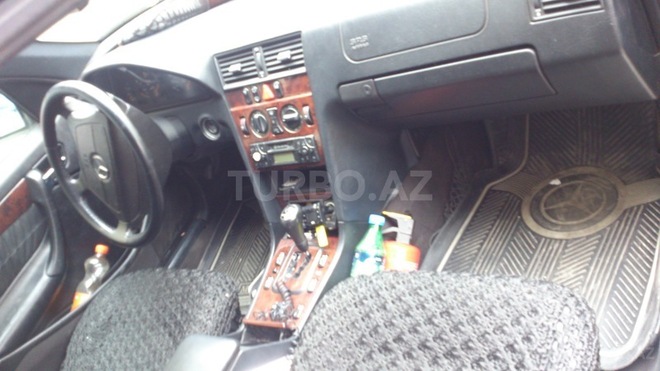 Mercedes C 220 2000, 240,000 km - 2.2 l - Bakı