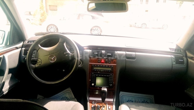 Mercedes E 220 2002, 205,000 km - 2.2 l - Bakı